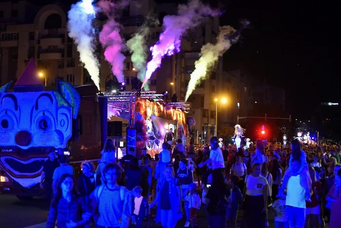 Puppets Occupy Street jpg