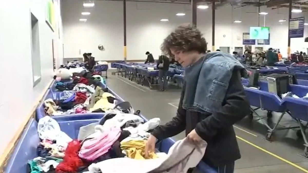 O geacă cumpărată cu 3 dolari dintr-un second-hand s-a dovedit a valora un sfert de milion. Cum s-a îmbogățit peste noapte un tânăr de 19 ani