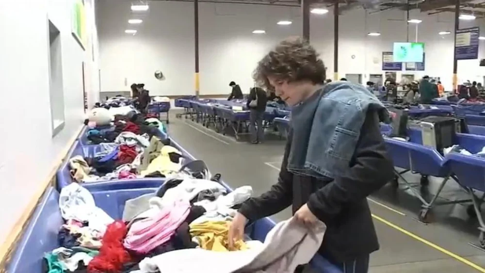 O geacă cumpărată cu 3 dolari dintr-un second-hand s-a dovedit a valora un sfert de milion. Cum s-a îmbogățit peste noapte un tânăr de 19 ani