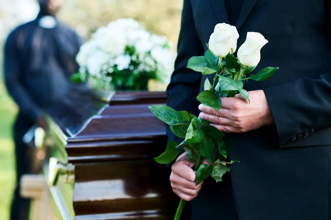 Caută firme de servicii funerare autorizate DSP/ magnific.com