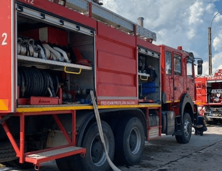 MApN: Incendiu la Cercul Militar Naţional - un militar de la pază a suferit arsuri în timp ce stingea flăcările