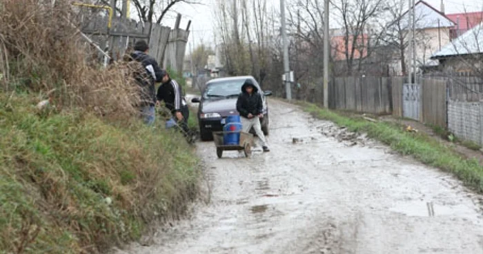 Localnicii îi atenţionează pe şoferii străini care nu ştiu de capcană