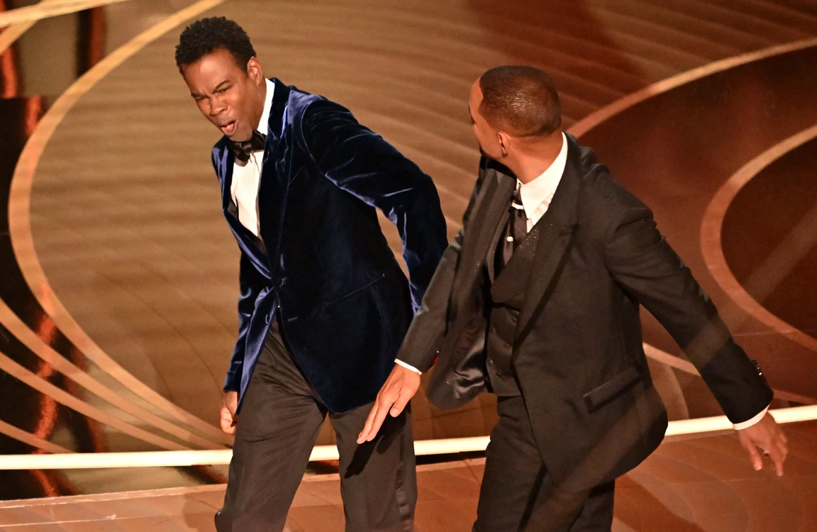Will Smith l-a pălmuit pe Chris Rock la Oscar 2022