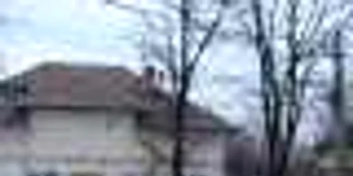 Politistii din Horezu au prins un elev de clasa a VIII-a baut care a furat o masina