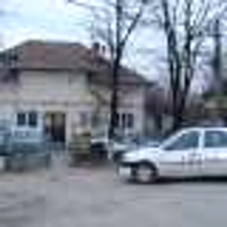 Politistii din Horezu au prins un elev de clasa a VIII-a baut care a furat o masina