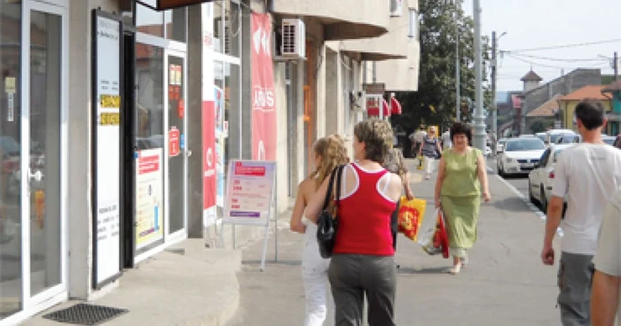 Nu toţi patronii de case de schimb ţin cont de lege