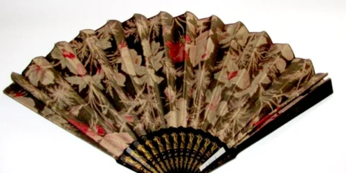 Evantai de epocă din patrimoniul MNIR Sursa muzeulvirtual.ro