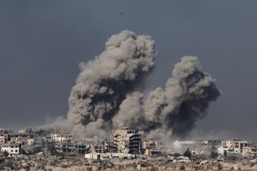 Israelul a dus valize pline cu bani în Gaza pentru a menține Hamas la putere