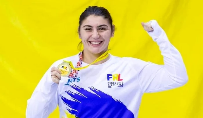 Alexandra Anghel aduce a doua medalie pentru România (FOTO: Facebook Federația Română de Lupte)