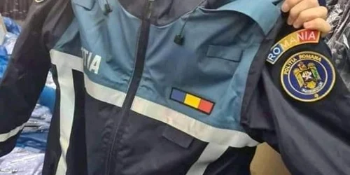 uniforme politisti