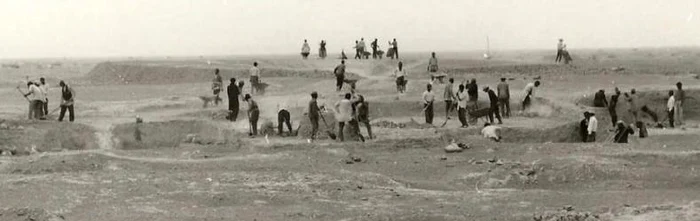 excavatii in anii 70 JPG jpeg