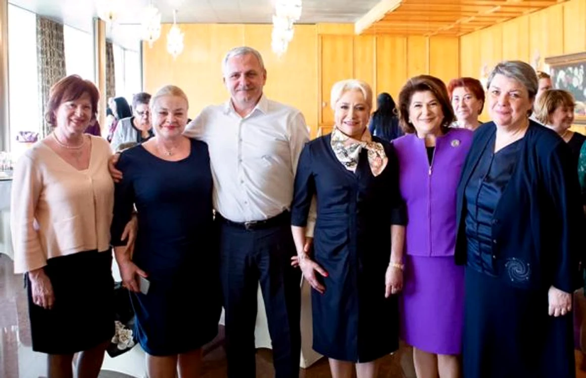 Liviu Dragnea împreună cu femeile lider PSD la petrecerea de 8 martie