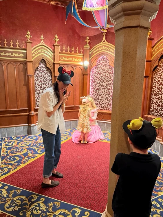Meghan Harry și copiii la Disneyland, de Ziua Mamei, Foto Instagram (1) jpg