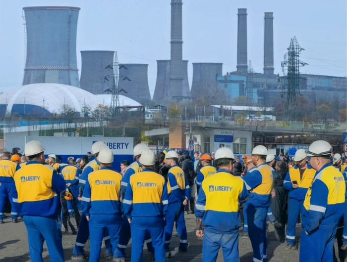 Angajați Liberty Galați FOTO: FB-Costel Fotea