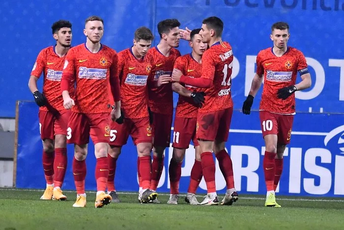 
    FCSB e din nou lider în Liga 1FOTO: Sportpictures.eu  