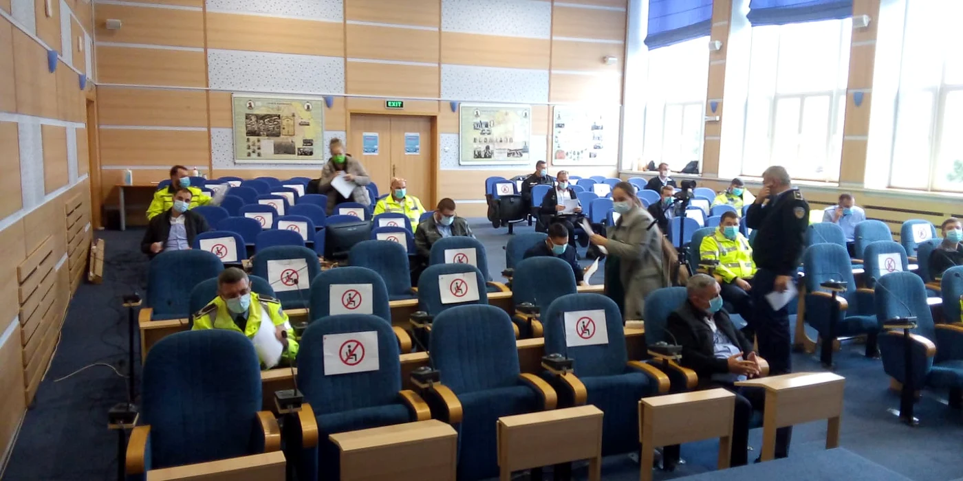 
    Polițiștii locali de la sectorul 6 au fost supuși unui examen, pentru verificarea cunoștințelor  