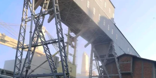 Porumb încărcat navă poluare Port Constanţa SiloPort Dana 17 cheu silozuri Anghel Saligny Gara Maritimă Sursa Facebook Garda de Mediu Constanţa