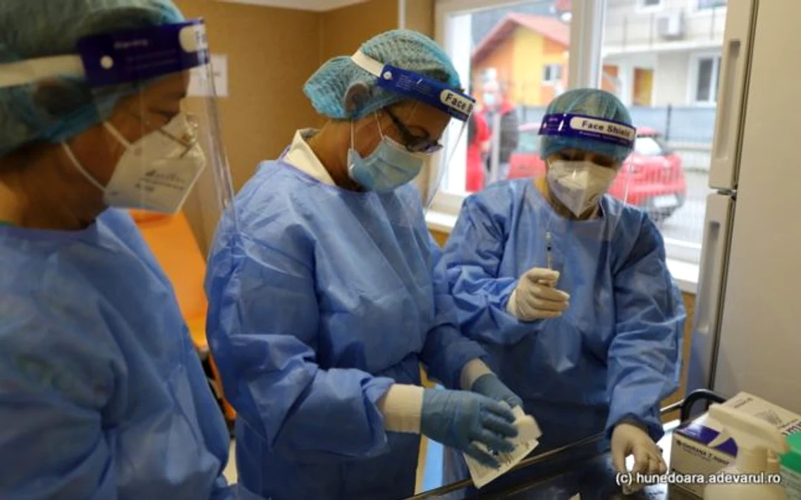 vaccin covid 19 administrat la Deva foto ADEVARUL Daniel Guta