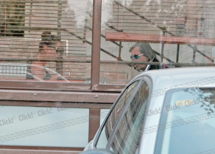 
    Ilie Năstase şi iubita lui,  Brigitte Sfăt, nu şi-au dat  jos ochelarii de soare  cât au mâncat  