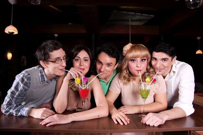 Mirela
Zeţa, Andreea Grămoşteanu, Angel Popescu şi colegii lor Alex
Bogdan şi Bogdan Cotleţ vor înterpreta diverse personaje din
showbizz-ul românesc FOTO Prima TV