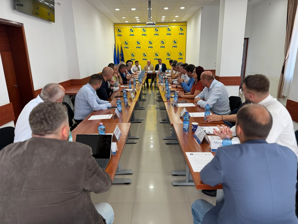 Deputat PNL: „Prăbuşirea coaliţiei ar avea un efect de catastrofă. PSD să aleagă dacă este la guvernare sau face opoziţie la propria guvernare"