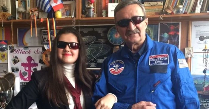 Premianţi NASA de la Colegiul Mircea cel Bătrân Constanţa cu profesorul Ion Băraru Sursa foto Ion Băraru