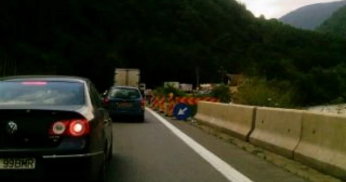 Râmnicu Vâlcea: 13 persoane au fost rănite într-un accident, pe Valea Oltului