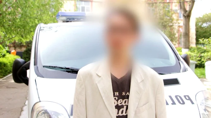 Tineri prinsi cu pistol si marijuana FOTO PLG Galati
