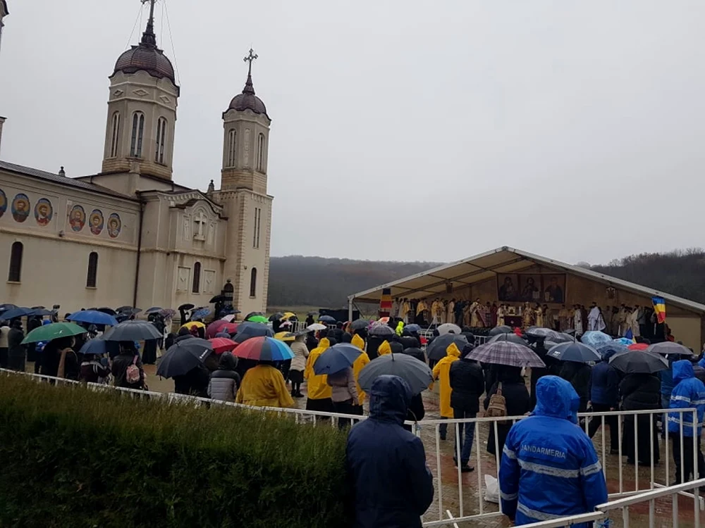 Slujbă pelerinaj în pandemie la Peştera Sfântului Andrei din Constanţa - Ion Corvin Foto Călin Gavrilaş