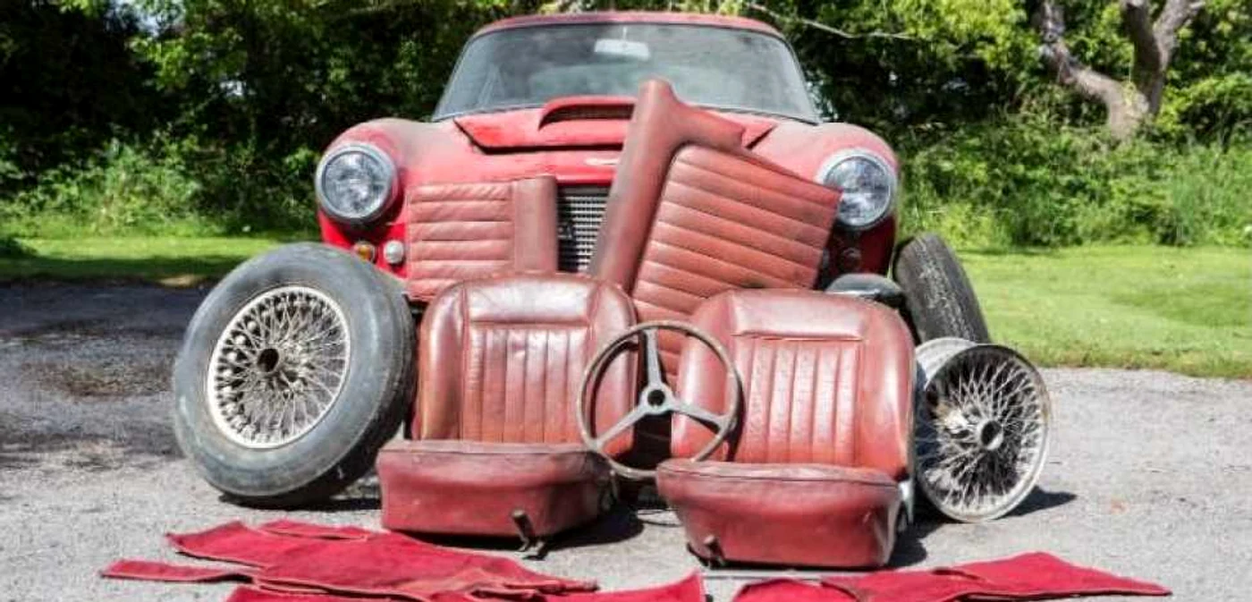 Specialiştii sunt de părere că după ce va fi reparată, maşina ar putea valora 800.000 de euro. FOTO telegraph.co.uk
