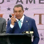 trimiul lui trump  dicutie cu Nicusor Dan captuta fb  Daniel Baluta png