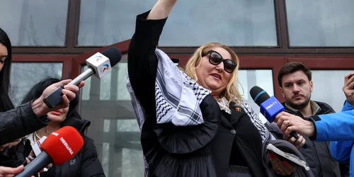 Diana Șoșoacă părăsește sediul Parchetului General FOTO: Inquam Photos / George Călin 6293 jpg