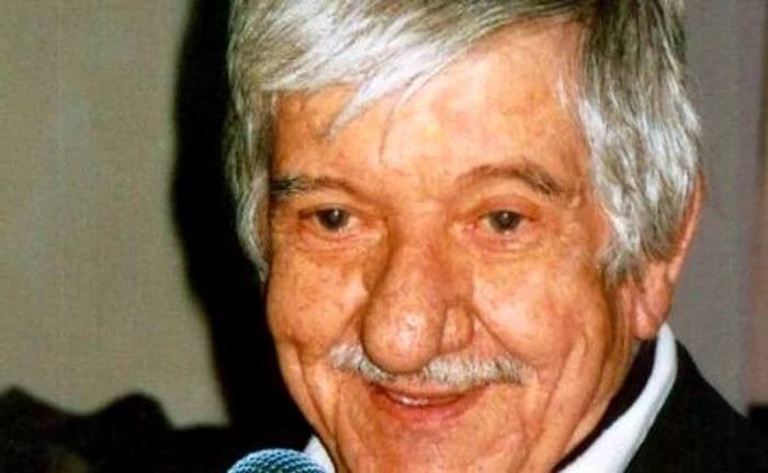 
    Scriitorul Mircea Micu  