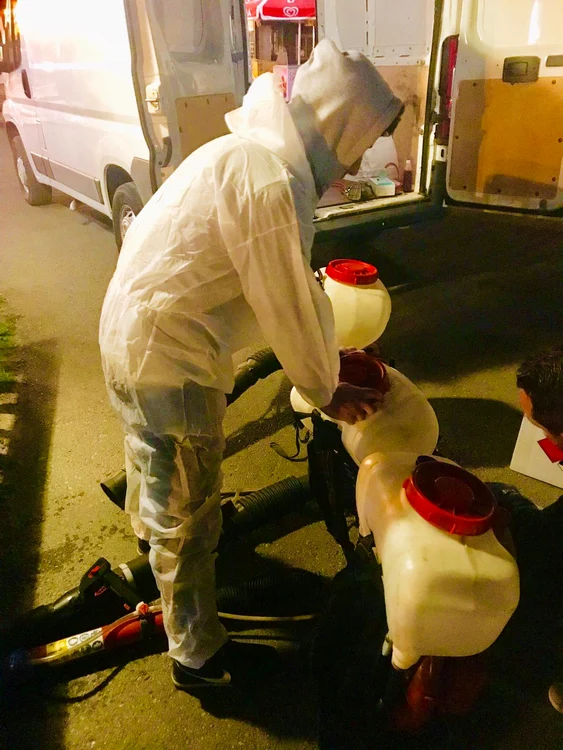 Primăriile au început campania de stropire împotriva căpuşelorfoto: captura Facebook