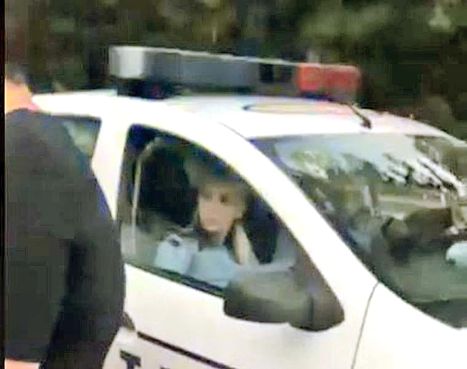 Poliţiştii au preferat să ignore, în prima fază, situaţia fetei