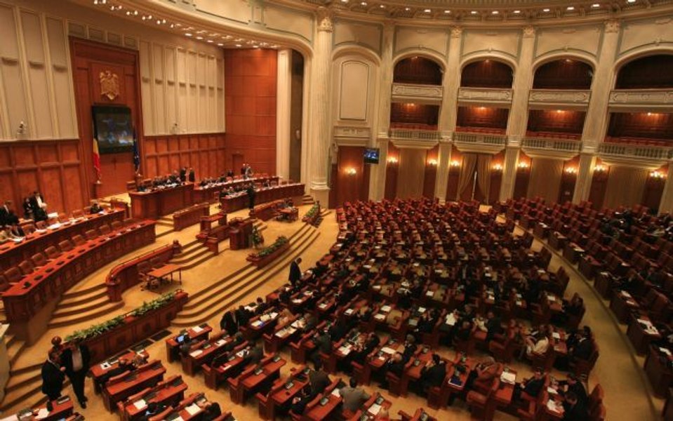 Plenul Parlamentului se întruneşte pentru numirea preşedintelui ANCOM. Cine sunt candidații