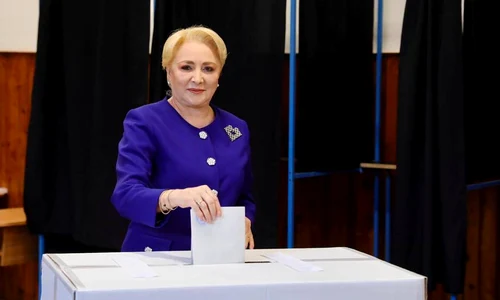 5 viorica dancila lanseaza carte 3 jpg jpeg
