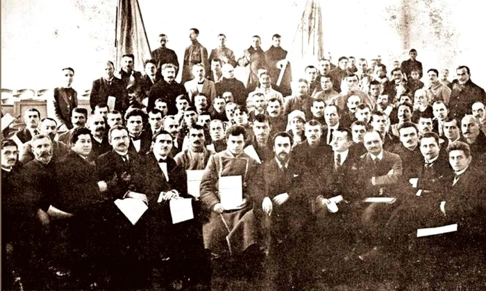 Catalogul expoziției „Basarabia – 100 de ani de la unirea cu România”