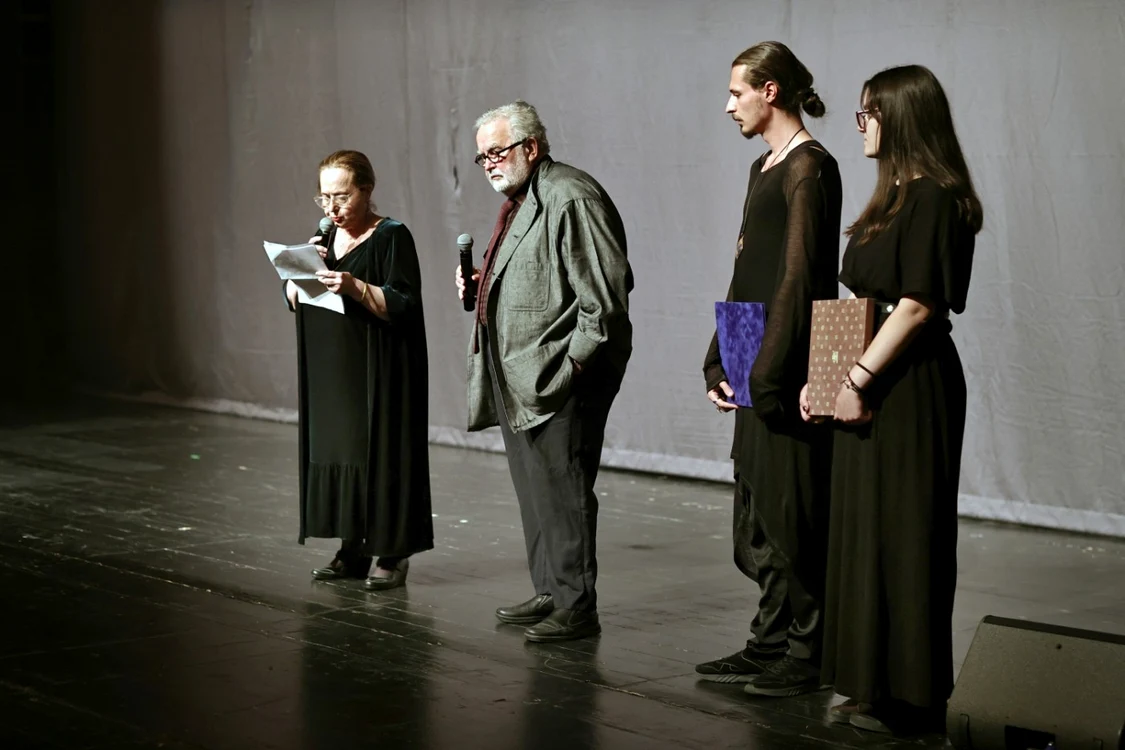 Ludmila Patlanjoglu şi George Banu l-au premiat pe Ion Caramitru la Craiova     FOTO: Florin Ghioca