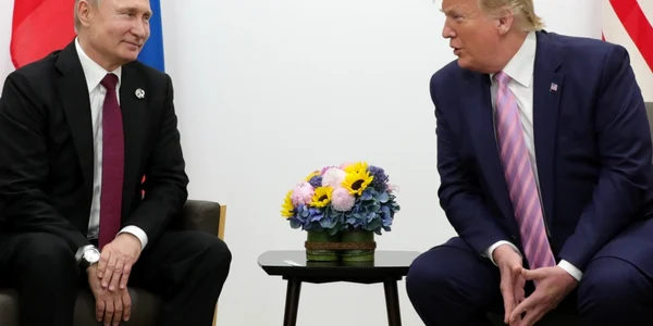 Vladimir Putin şi Donald Trump la summitul G20 din Japonia FOTO EPA-EFE