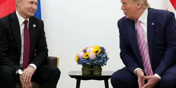 Vladimir Putin şi Donald Trump la summitul G20 din Japonia FOTO EPA-EFE