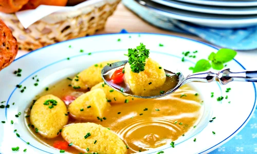 supa de pui cu galuste shutterstock 81874198 jpeg