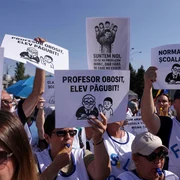 Protest educație - mii de profesori în Piața Victoriei FOTO Inquam / Octav Ganea 
