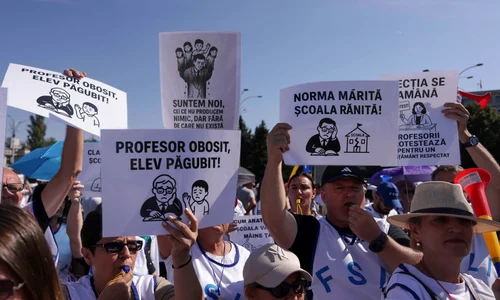 Protest educație - mii de profesori în Piața Victoriei FOTO Inquam / Octav Ganea 