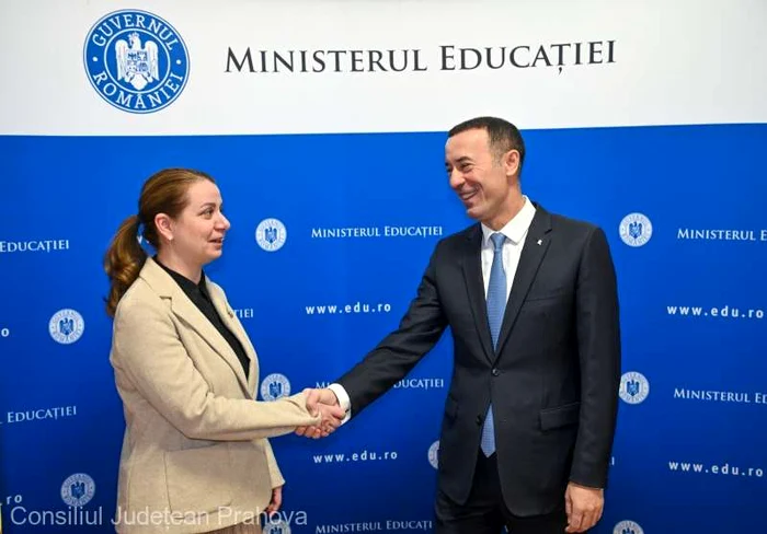 Ministrul Educaţiei, Ligia Deca, şi preşedintele CJ Prahova, Iulian Dumitrescu. SURSA CJP