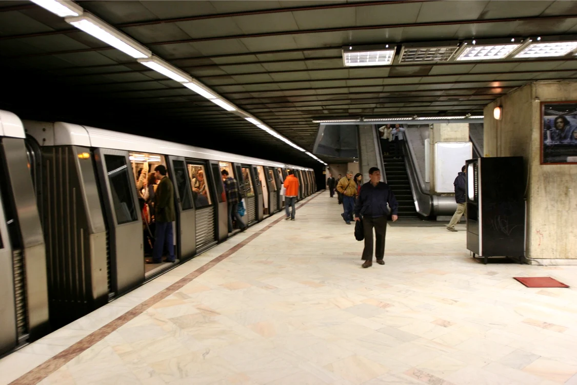 
    Construcţia celor două staţii începe în primăvara anului viitor  