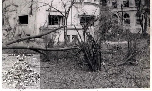 „Casa Mică”, într una dintre rarele fotografii în care apare, așa cum arăta după bombardamentul german din 26 august 1944 jpeg