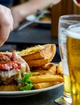 Mâncare nesănătoasă ultraprocesată - fast food FOTO Shutterstock 