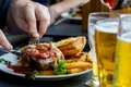 Mâncare nesănătoasă ultraprocesată - fast food FOTO Shutterstock 