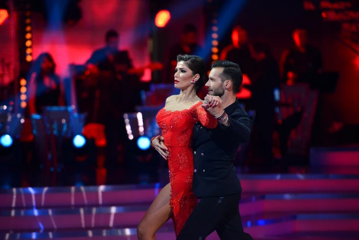 Cei doi au primit note foarte mari pentru tango-ul argentinian pe care l-au dansat în prima ediţie a competiţiei